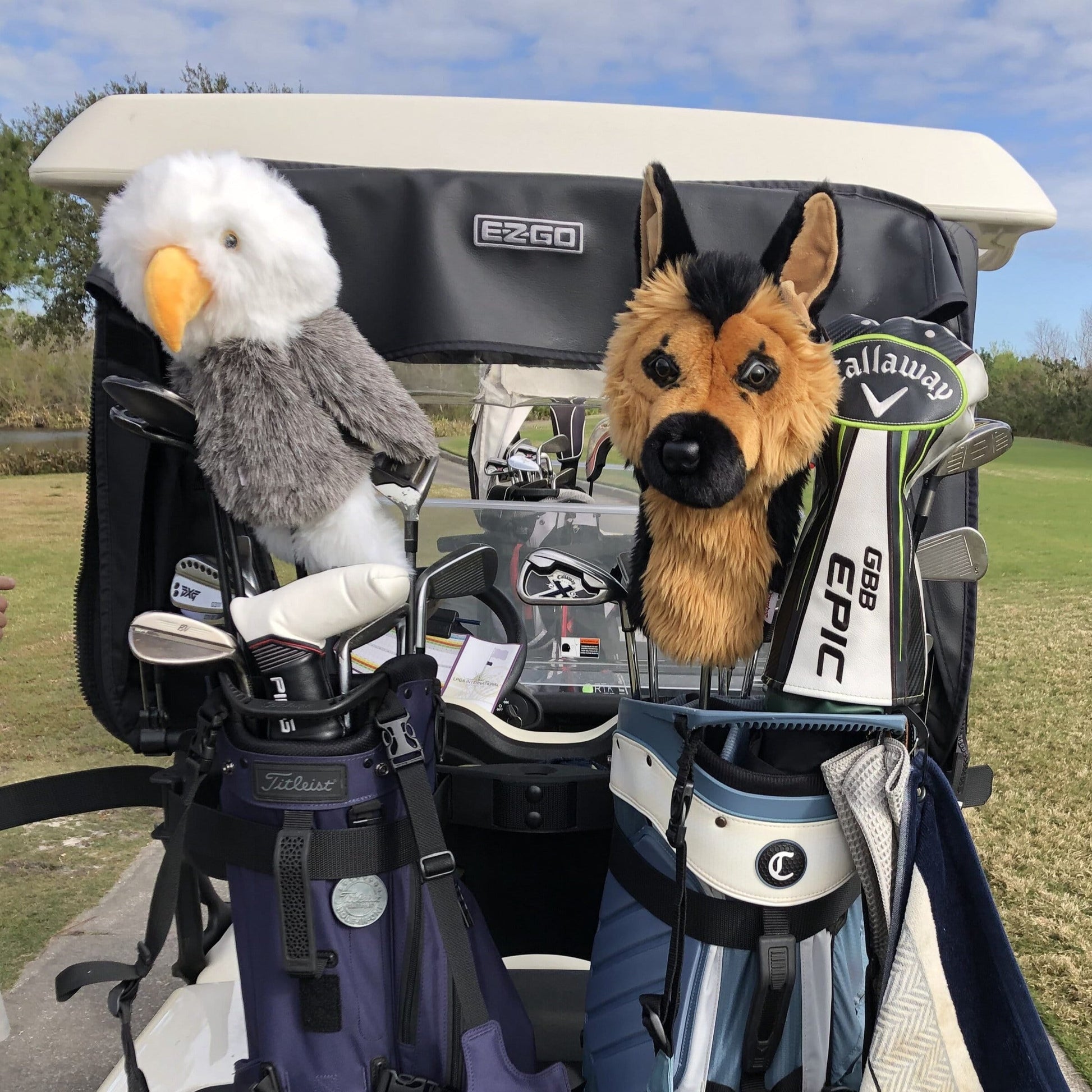 Animal-themed golf headcovers for drivers, woods, and irons – fun and durable club protection.